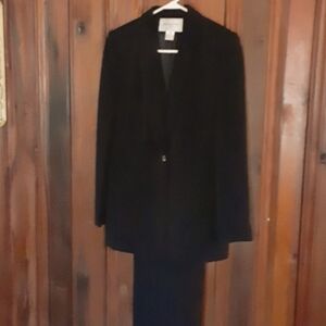 Women's Classic Black Suit By Jones New York Size 6